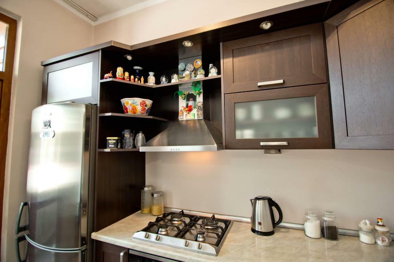 Apartment On Gorgiladze 25 Batumi Bagian luar foto